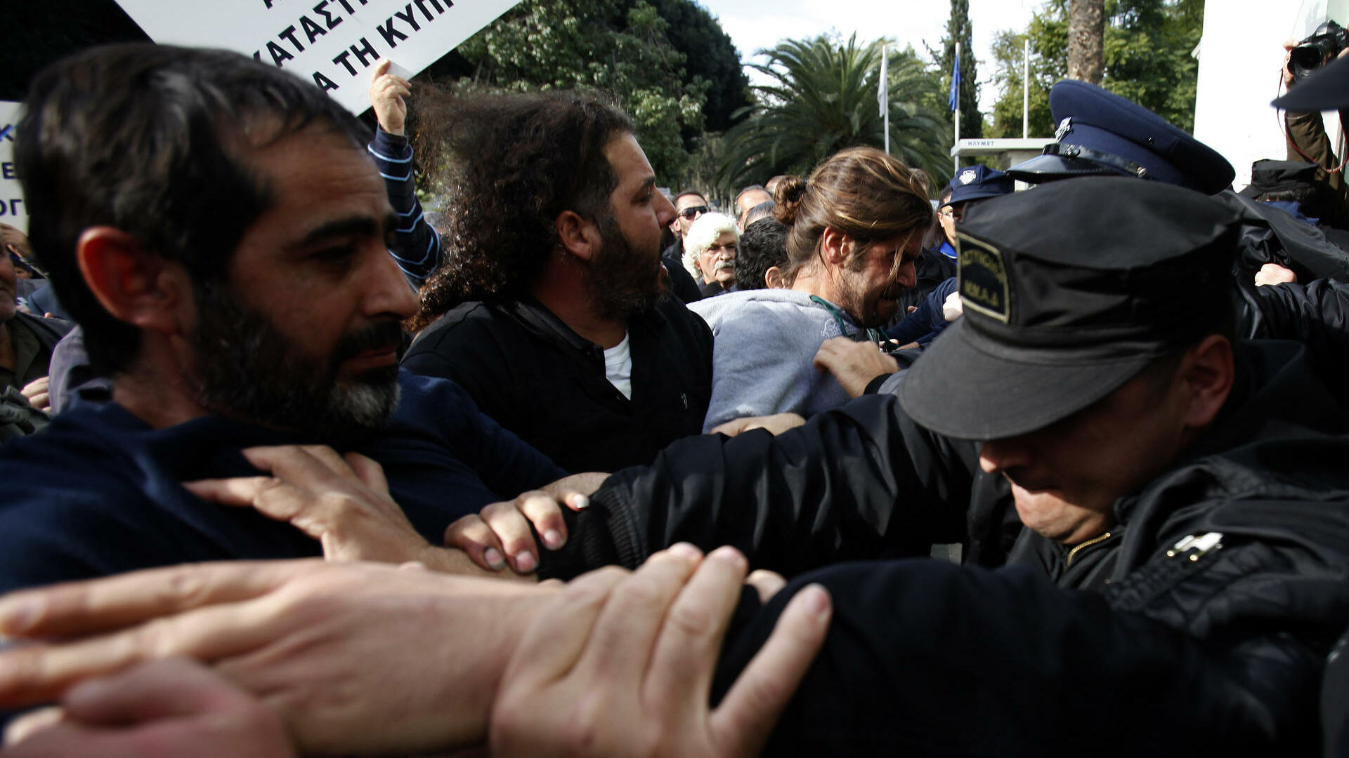 Warnung vor Zahlungsunfähigkeit: Zypern erhöht Druck auf Euro-Retter