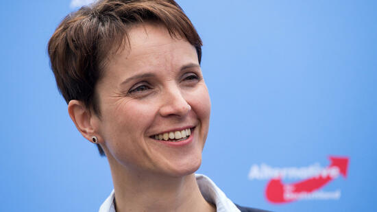 Frauke Petry, Sprecherin des Bundesvorstands der Partei Alternative für Deutschland (AfD): „Politiker, die den Rechtsstaat aushöhlen.“ Quelle: dpa