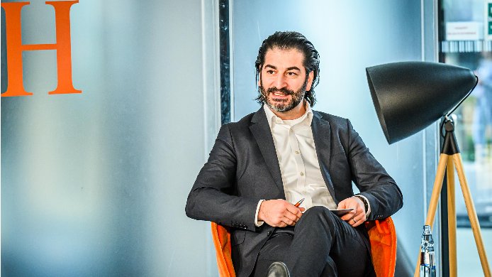Einkaufsberatung durch Dümpelfeld Partners - Dr. Deniz Albayrak