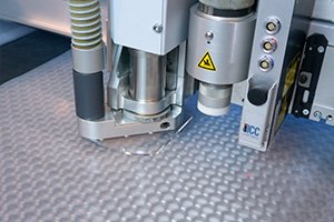 Schneidemaschinen mit Laser Schneidemaschinen mit Laser