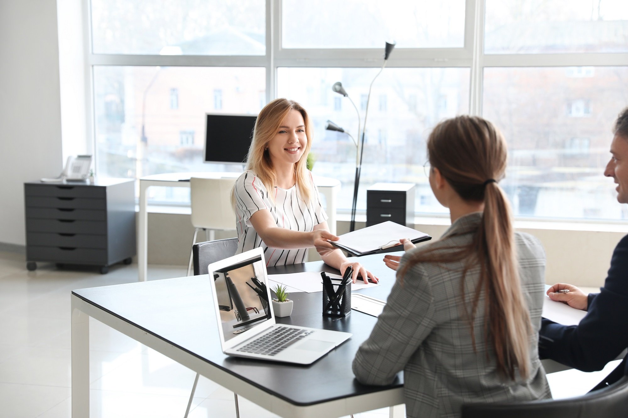 HR-Unternehmensrichtlinien umsetzen mit dem HR Online Manager HR-Unternehmensrichtlinien umsetzen mit dem HR Online Manager