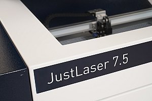 Moderner Lasergravierer