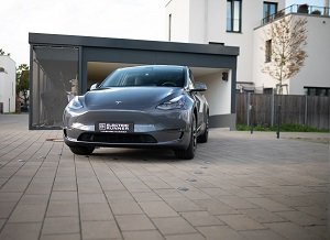 Electric Runner - Tesla-Auto-Abo