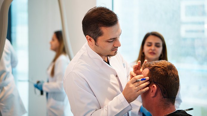 Bild zum Artikel: Haartransplantation Haarklinik Türkei