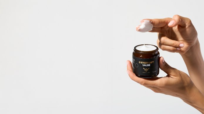 Wirkung von Bienengiftsalbe mit Manuka-Öl