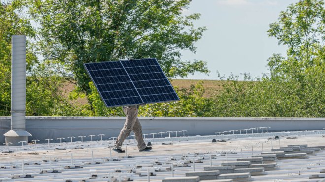 Contracting: Solaranlagen für die Industrie Contracting: Solaranlagen für die Industrie
