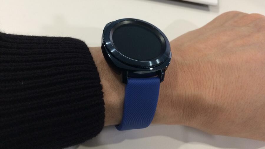 Samsung Gear Sport So Funktioniert Die Uhr Die Sogar Hecke Schneiden Kann