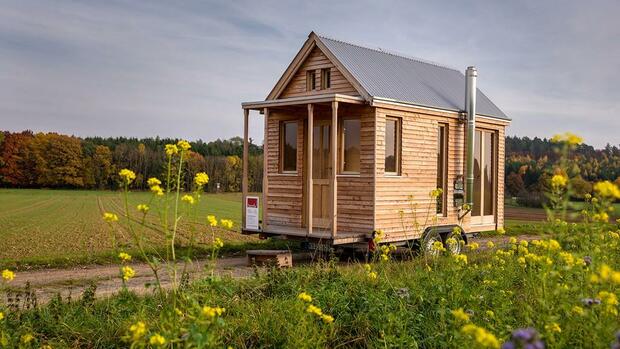 „Tiny House“ auf Rädern: Ein Holzhaus für Zugvögel