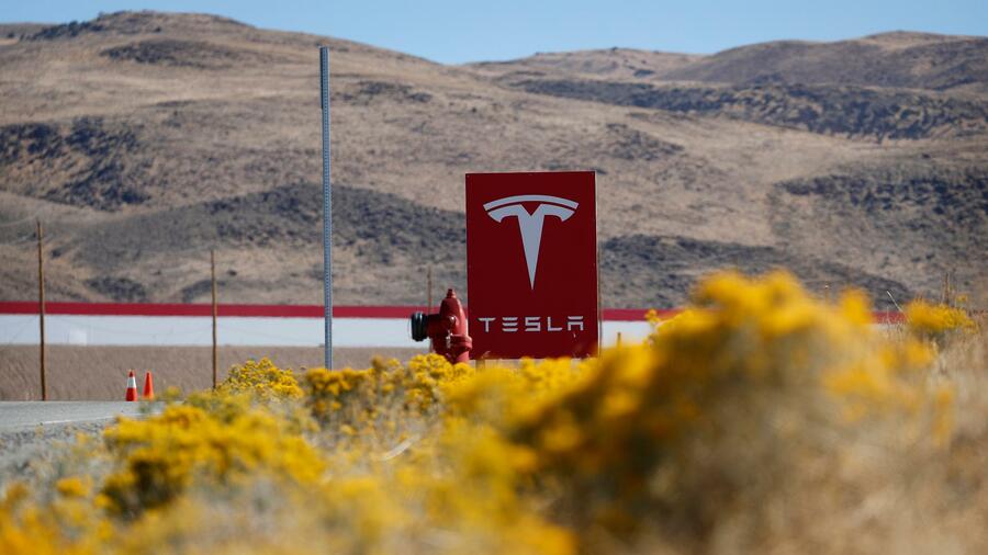 Tesla Ein Blick in Teslas Gigafactory in der Wüste von Nevada