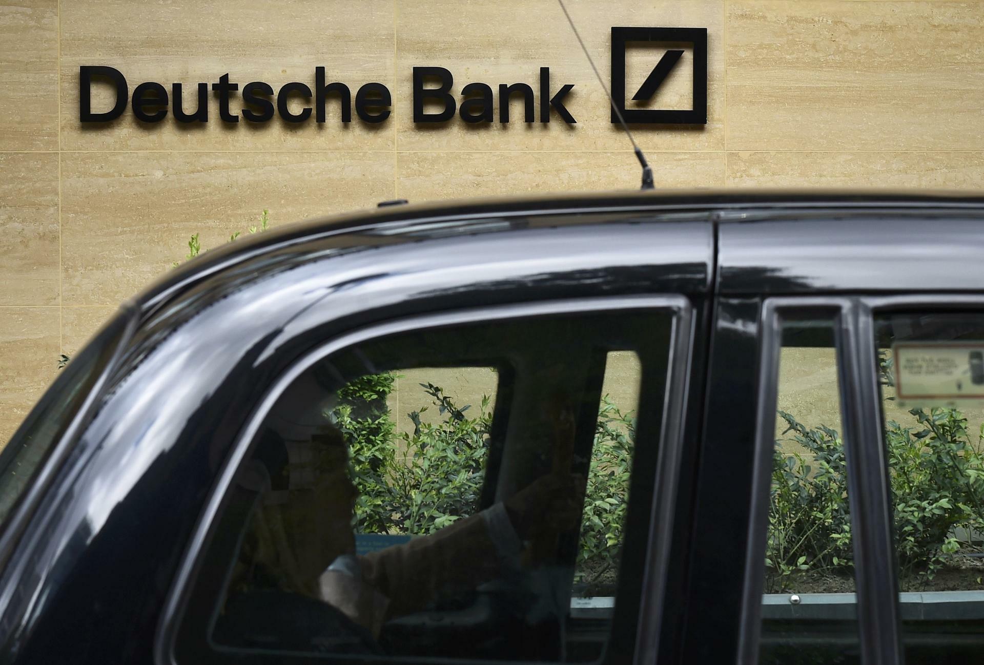 Deutsche Bank Und Gehalter Schnellere Beforderung Moglich