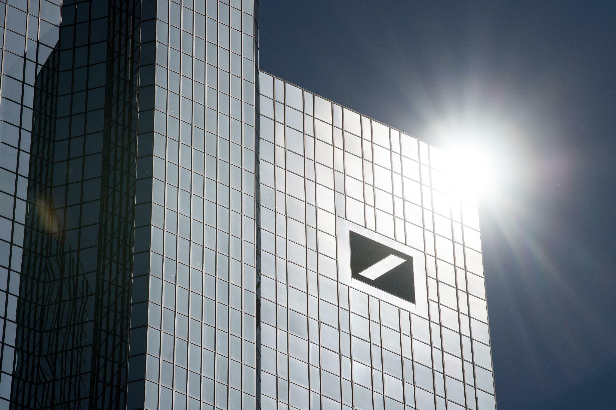 Deutsche Bank Strafft Regeln Fur Mitarbeiter Geschafte