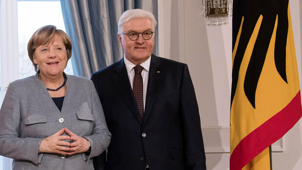 Höchster Orden für Angela Merkel: Für Steinmeier ist die Ehrung der ...