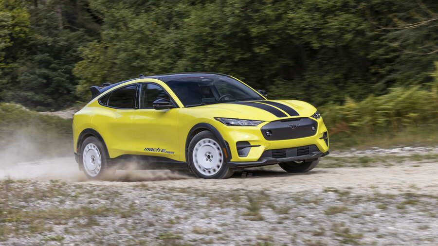 Mustang Mach-E für jedes Terrain // Weiterer Text über ots und www.presseportal.de/nr/6955 / Die Verwendung dieses Bildes für redaktionelle Zwecke ist unter Beachtung aller mitgeteilten Nutzungsbedingungen zulässig und dann auch honorarfrei. Veröffentlichung ausschließlich mit Bildrechte-Hinweis. Quelle: Ford-Werke GmbH