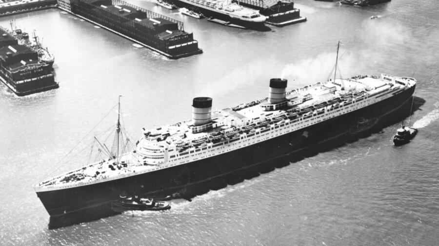 R M S Queen Elizabeth Die Konigin Unter Den Schiffen