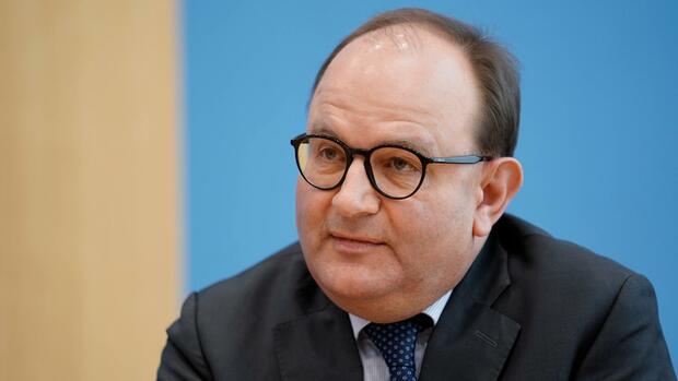 Ottmar Edenhofer warnt im Interview vor Deindustrialisierung
