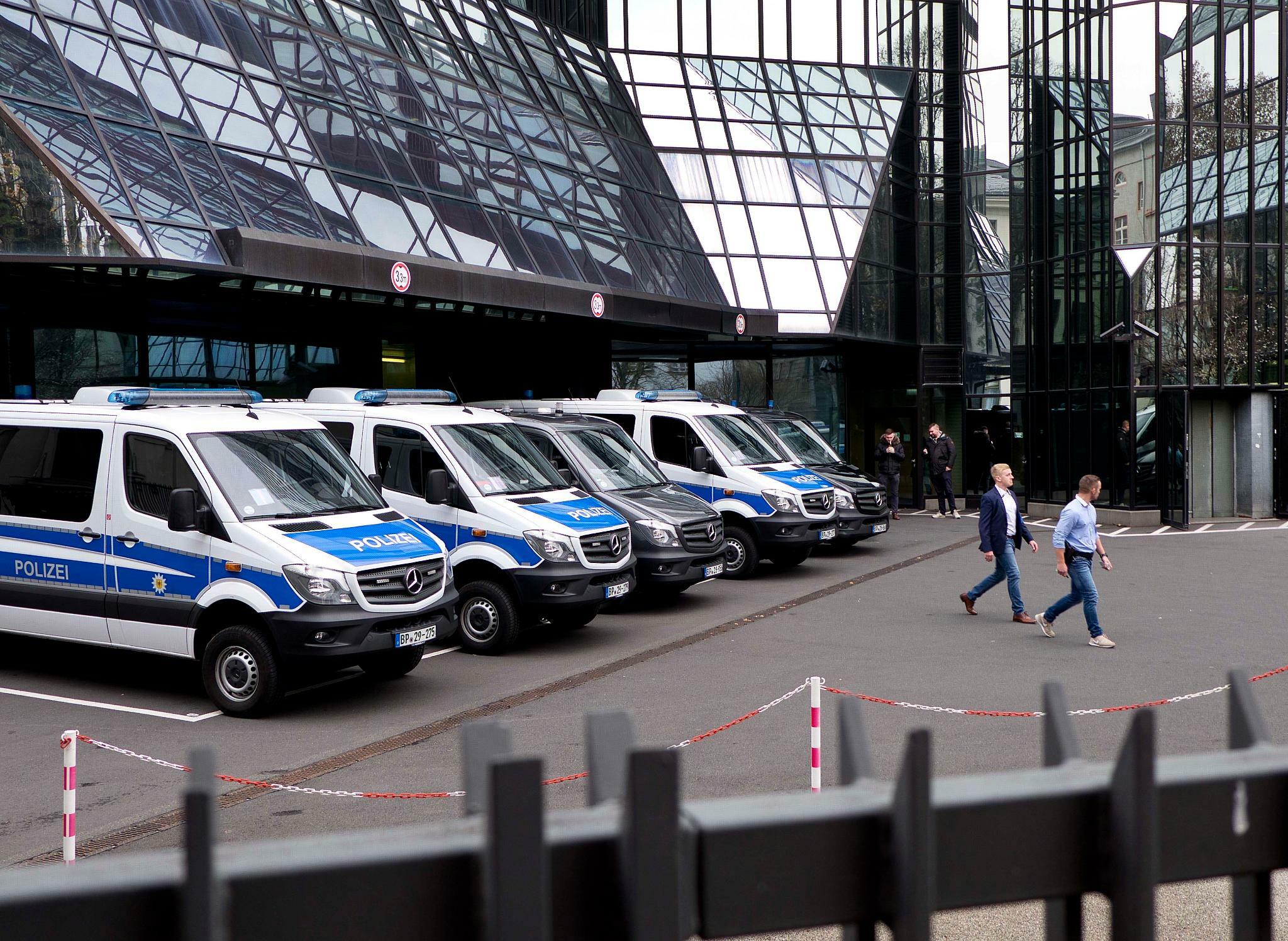 Deutsche Bank Ermittlungen Gegen Mitarbeiter Reichen Bis 2018