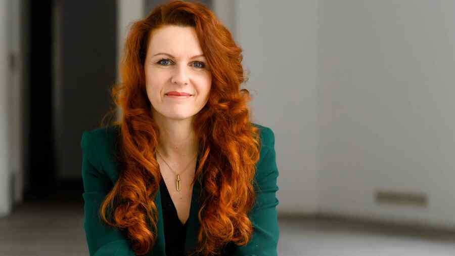 Janine Hardi, Rechtsanwältin und Gründerin von RentePlusImmobilie // Weiterer Text über ots und www.presseportal.de/nr/172812 / Die Verwendung dieses Bildes für redaktionelle Zwecke ist unter Beachtung aller mitgeteilten Nutzungsbedingungen zulässig und dann auch honorarfrei. Veröffentlichung ausschließlich mit Bildrechte-Hinweis. Quelle: RentePlusImmobilie
